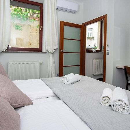 Inpoint 2-Bedrooms Apartment With Private Garden And Free Parking Kraków Zewnętrze zdjęcie