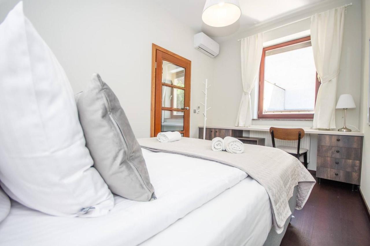Inpoint 2-Bedrooms Apartment With Private Garden And Free Parking Kraków Zewnętrze zdjęcie