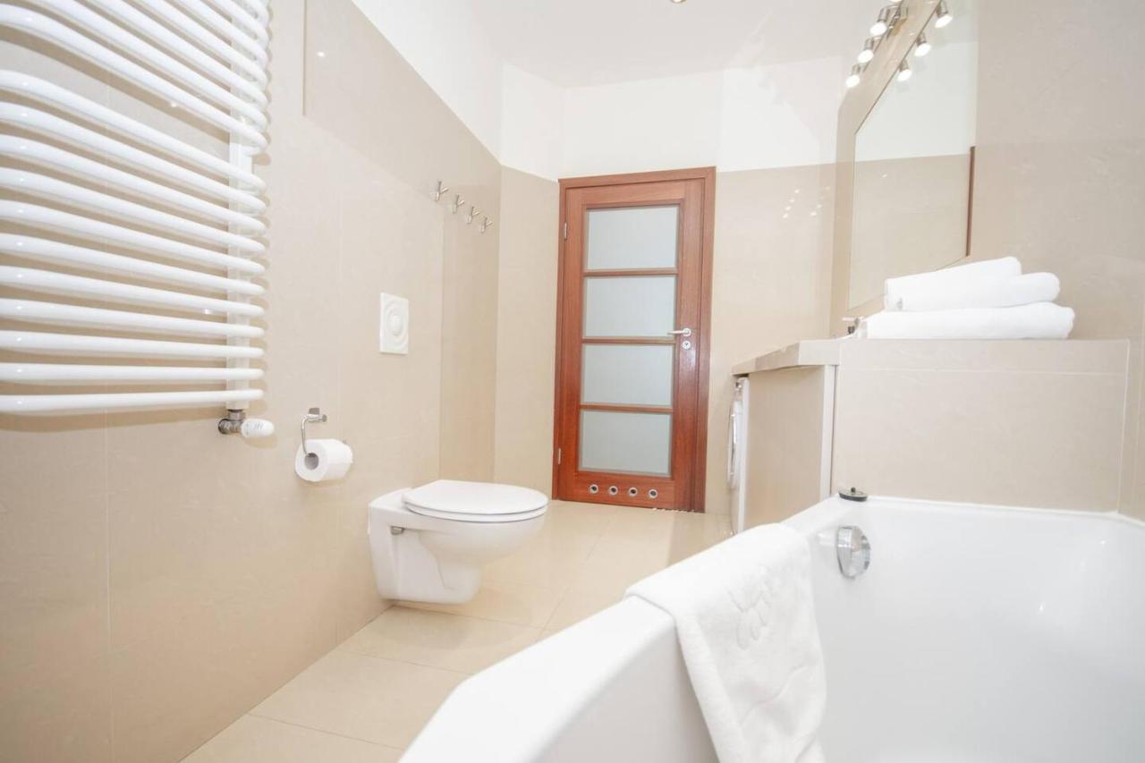 Inpoint 2-Bedrooms Apartment With Private Garden And Free Parking Kraków Zewnętrze zdjęcie
