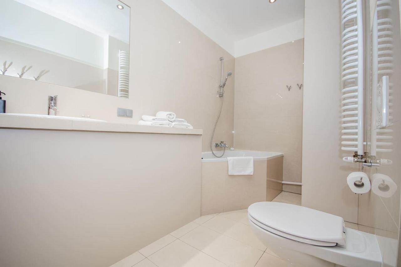 Inpoint 2-Bedrooms Apartment With Private Garden And Free Parking Kraków Zewnętrze zdjęcie